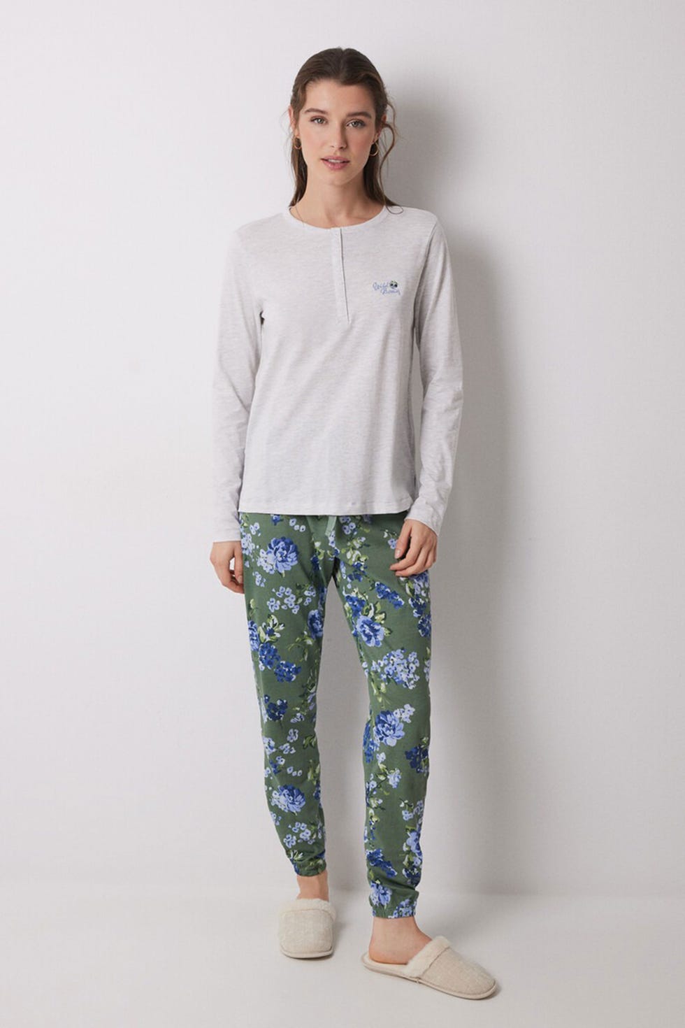 pijama con pantalon de flores de womensecret