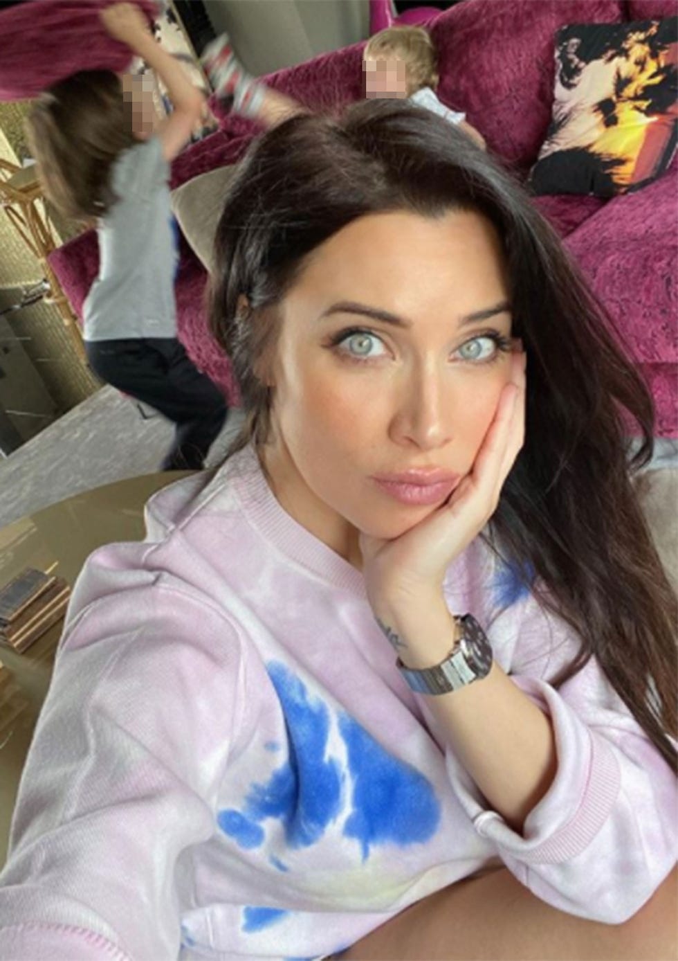 pilar rubio muestra la otra cara de la maternidad