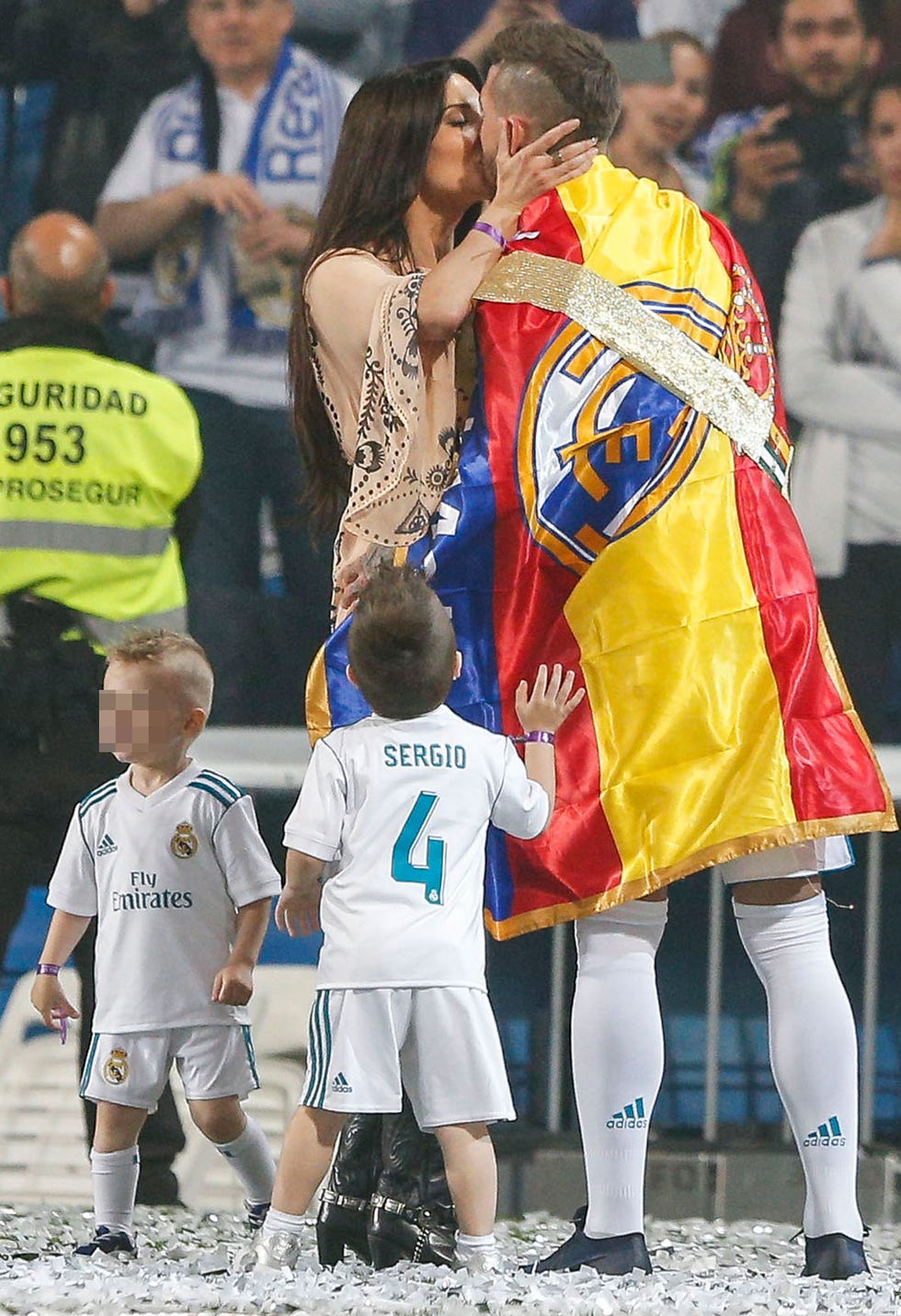 Sergio Ramos celebra su éxito en la Champions con su familia