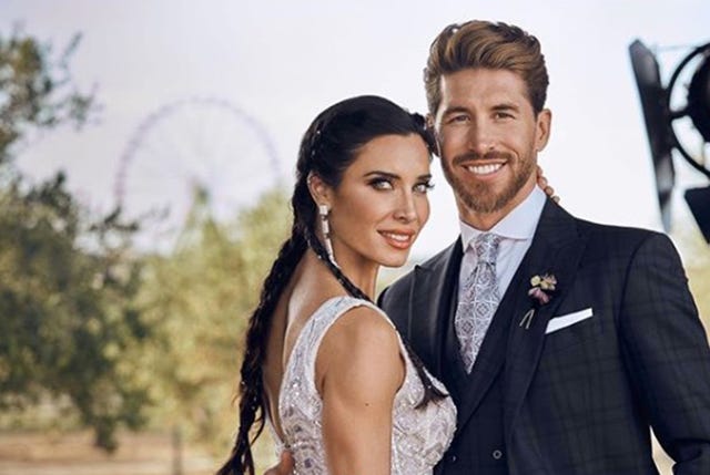 pilar rubio y sergio ramos posan el dia de su boda