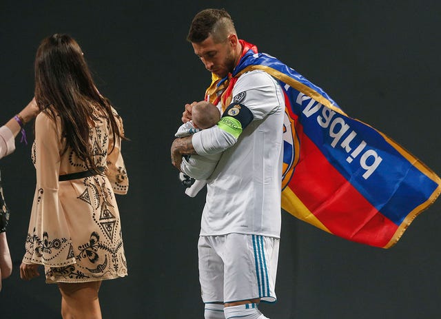 Sergio Ramos celebra su éxito en la Champions con su familia