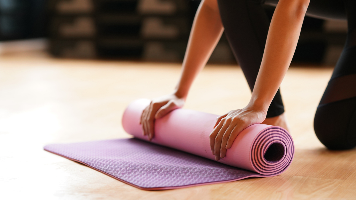 Nove attrezzi per yoga e pilates per allenarsi