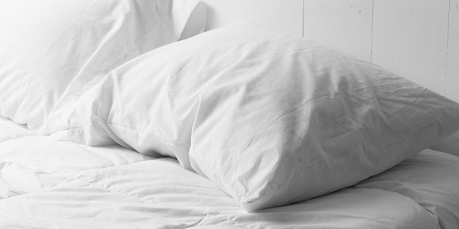 5 Signs It's Time To Replace Your Pillow