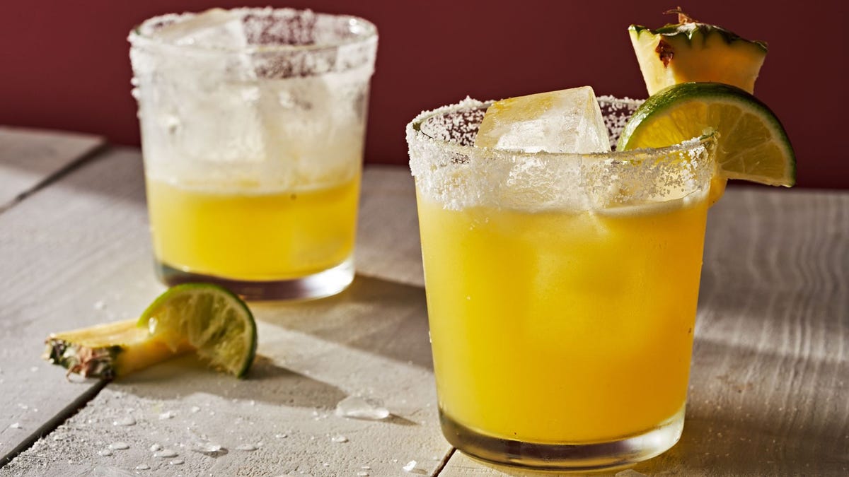 preview for This Pineapple Margarita Brings The Beach Vibes