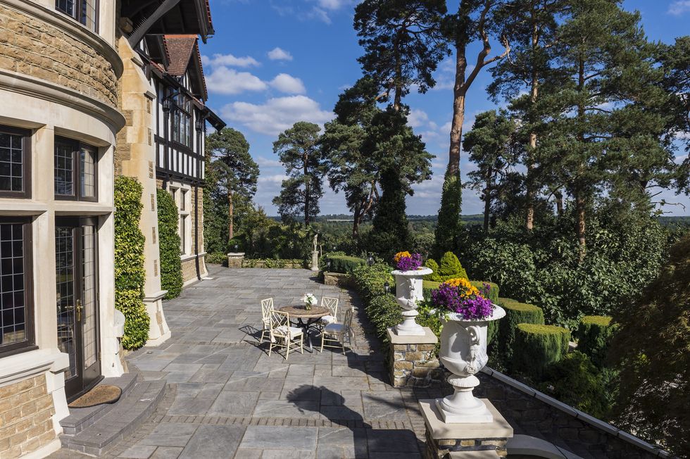 Pinewood House mansion for sale in Oxshott, Surrey