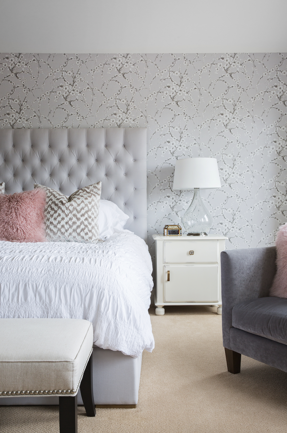 Grey bedroom | Trendy living room wallpaper, Wallpaper living room, Grey  bedroom paint