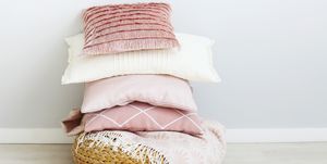 how to wash pillows