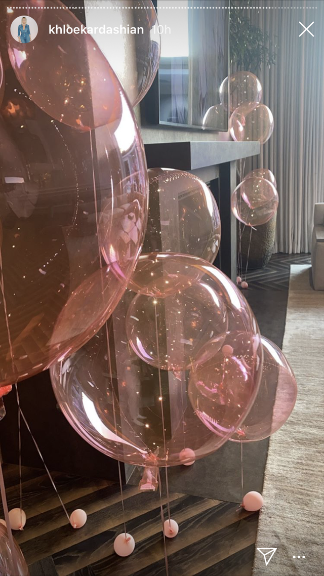 khloe kardashian balloons