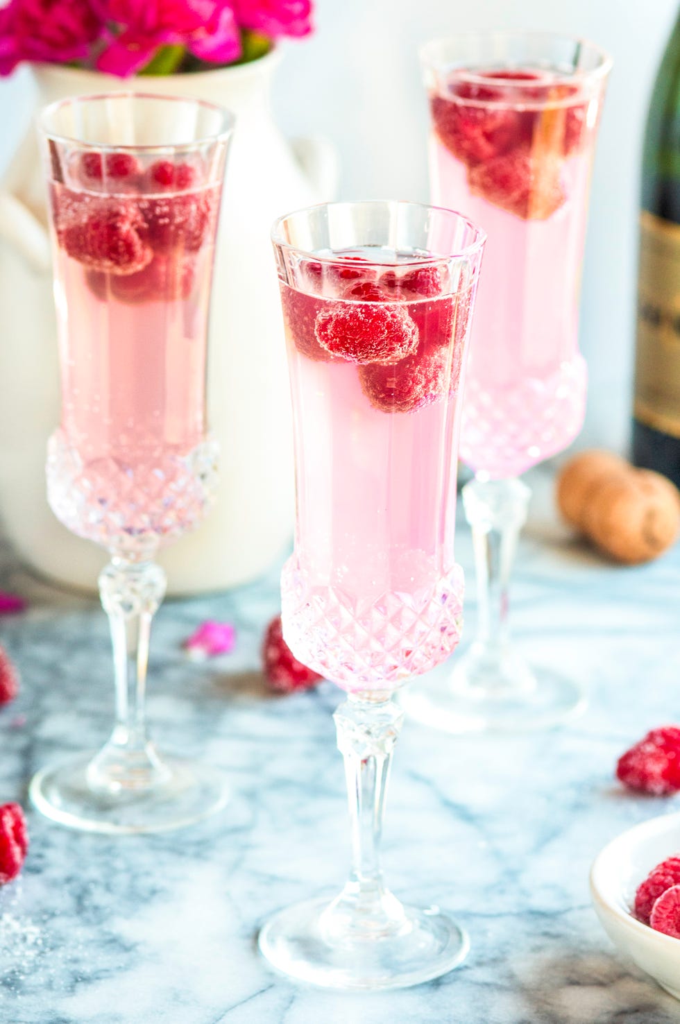 https://hips.hearstapps.com/hmg-prod/images/pink-cocktails-aberdeens-kitchen-1486667131.jpg?crop=1xw:1xh;center,top&resize=980:*