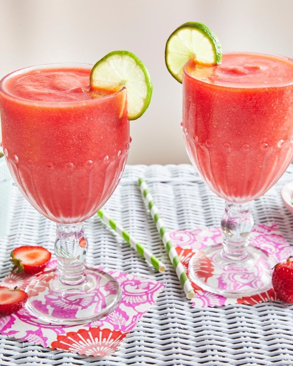 pink drinks strawberry daiquiri