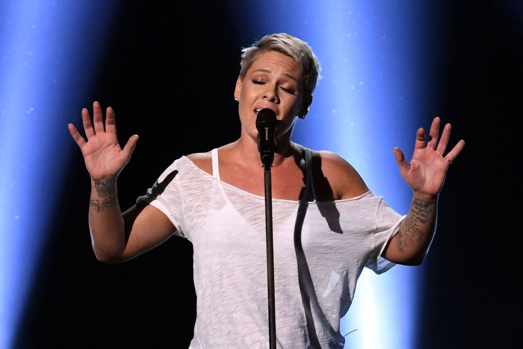 pink forgets lyrics to her own song