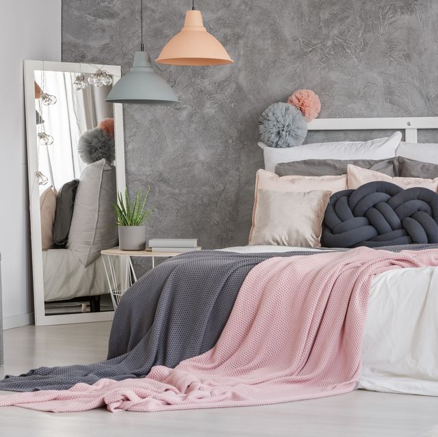 Pink and grey bedroom ideas: From decorations to furniture