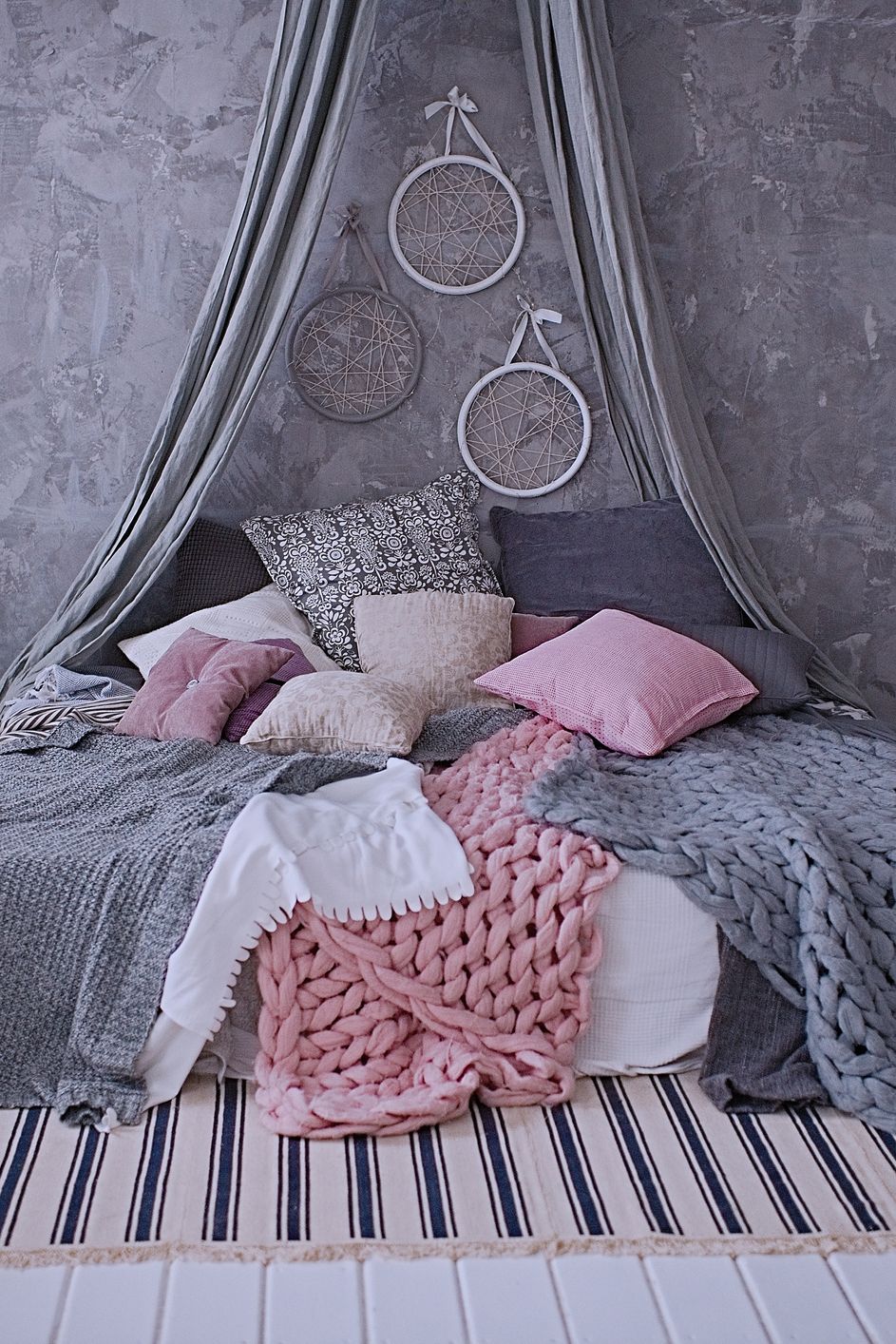 14 Best Pink and Gray Bedrooms - Pink and Gray Bedroom Decor and