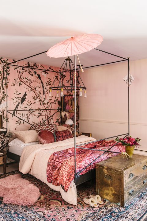 Beautiful pink room with a lot of patterns