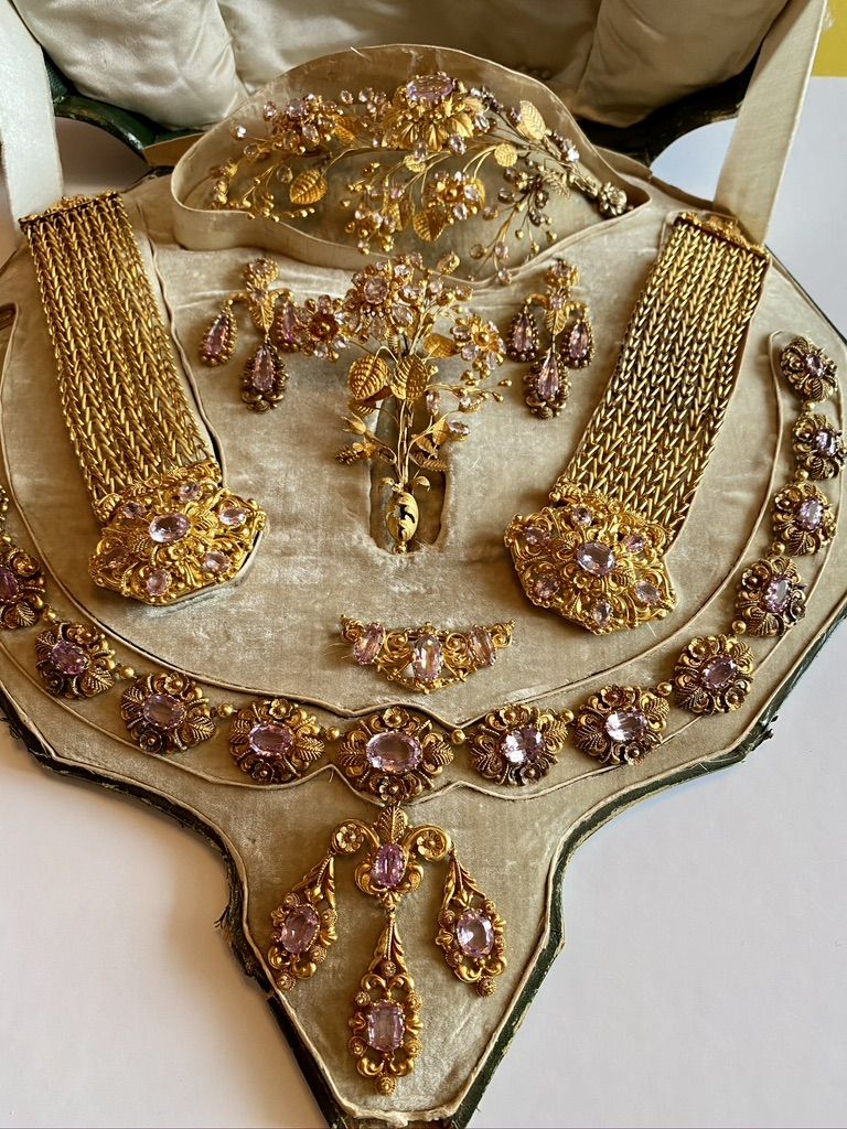 Antique Georgian Era Rose Cut Diamond Ring c. 1780 - Antique Jewelry |  Vintage Rings | Faberge EggsAntique Jewelry | Vintage Rings | Faberge Eggs