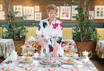 *** free for editorial use ***actress celia imrie unveils unveils netflix’ the thursday murder club: unearth the plot immersive experience at rhs garden wisley. visitors nationwide will enjoy a week of murderously good fun, with themed floral billboards, murder mystery trails and ‘joyce’s tearoom’ at wisley. picture date: thursday august 22, 2025. pinpep