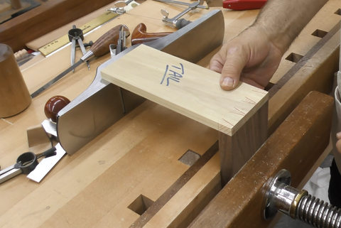 woodworking, cutting dovetails