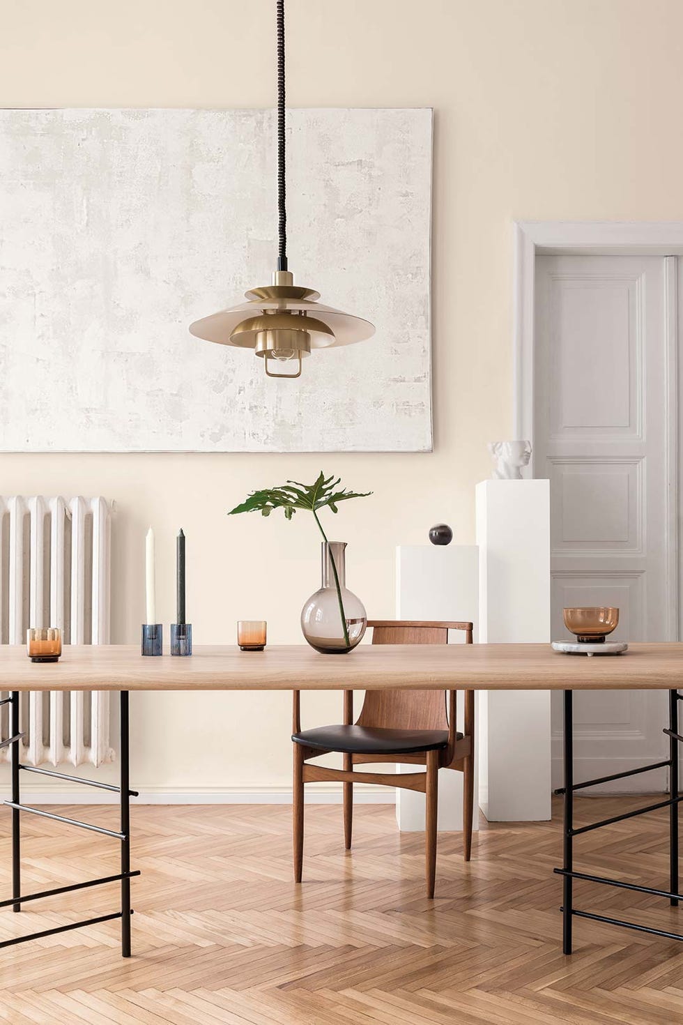 comedor en tonos beige con pintura ecológica