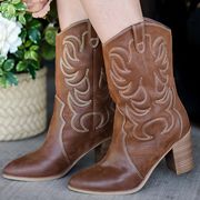 pioneer woman western boots