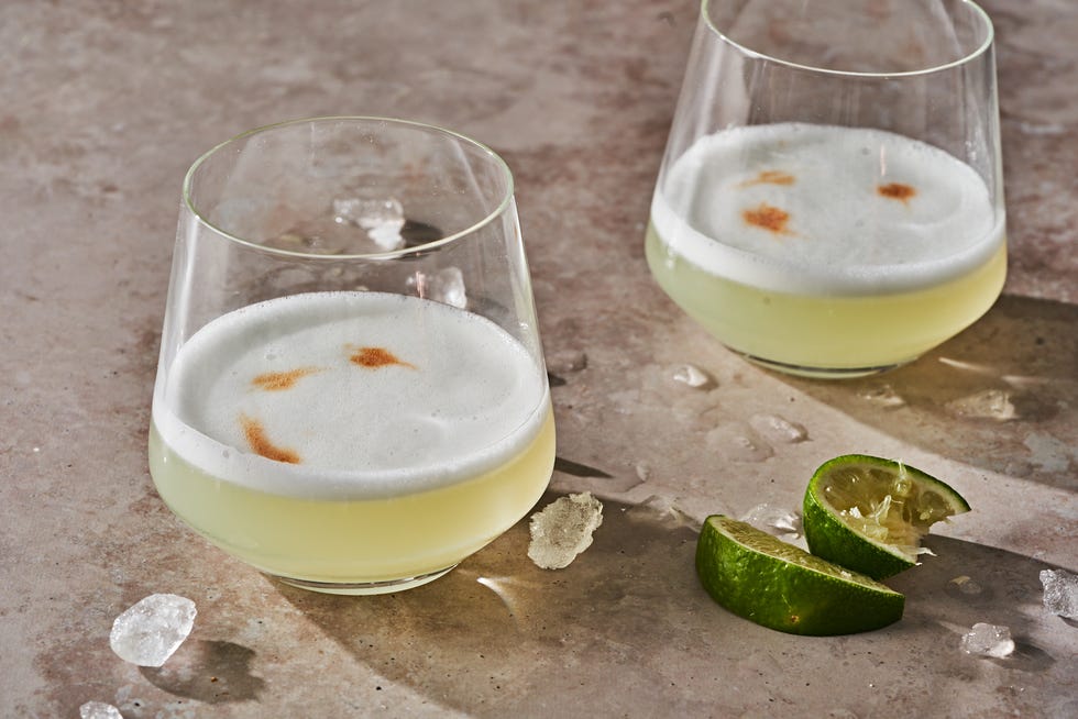 two glasses of pisco sour