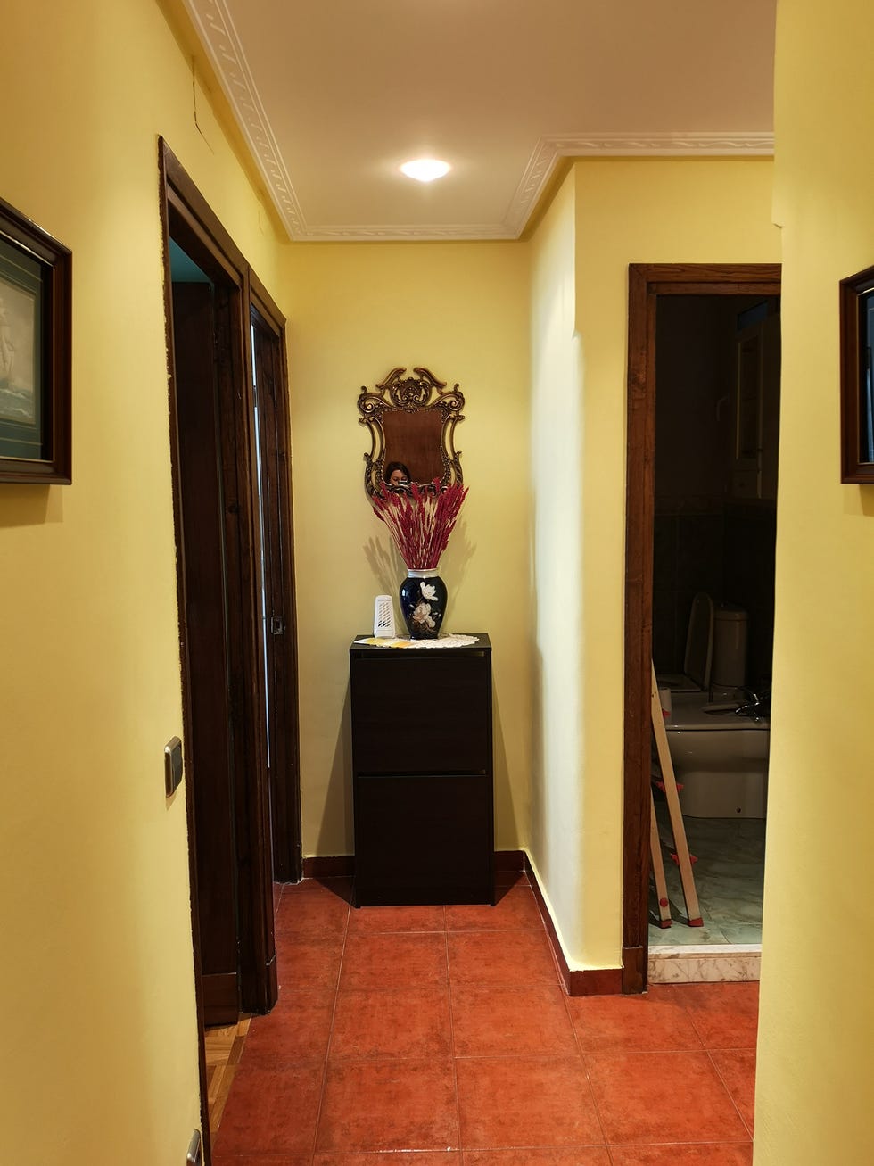 pasillo distribuidor antes del proyecto de decoración