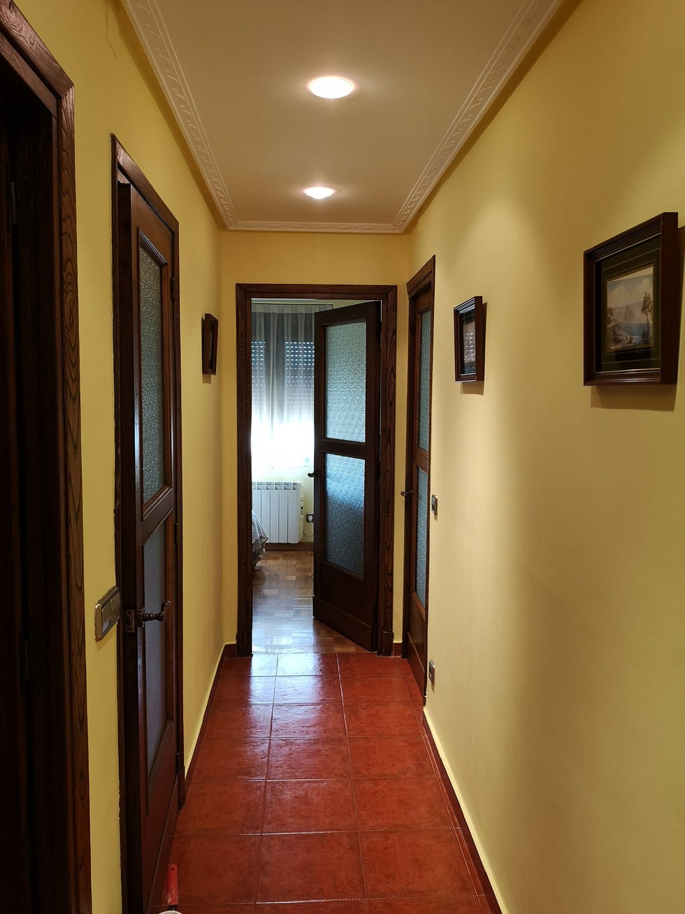 pasillo distribuidor antes del proyecto de decoración
