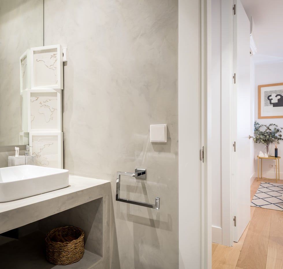 Piso decorado con materiales naturales en Chamartín