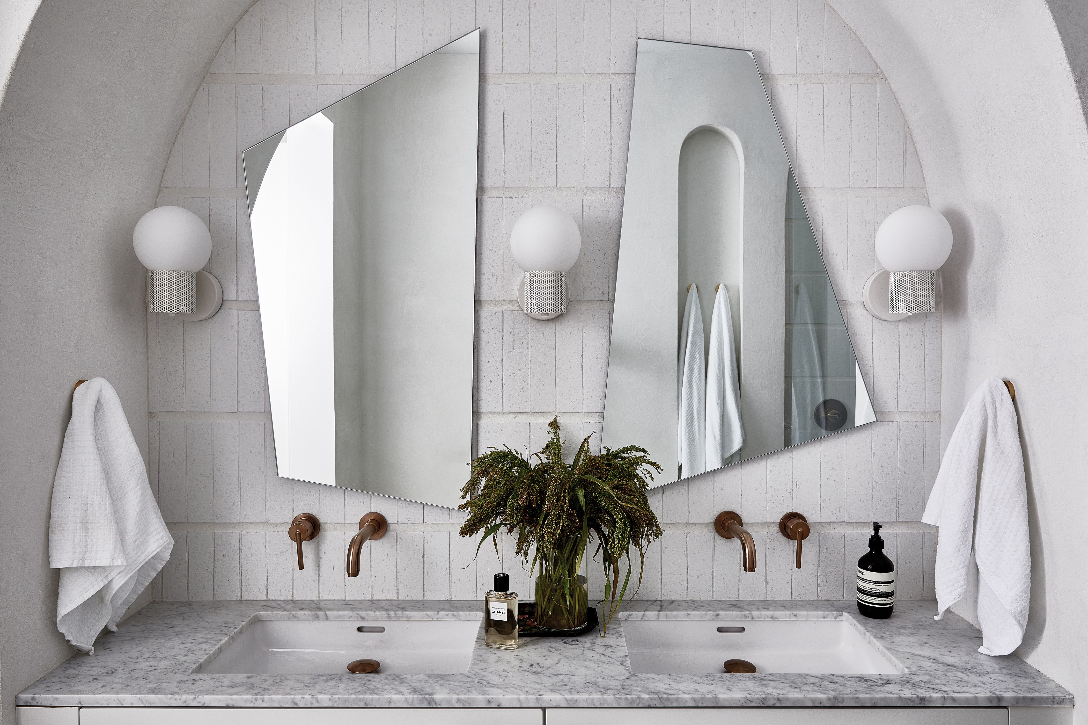 Ideas de decoración: los 35 espejos más modernos para el baño
