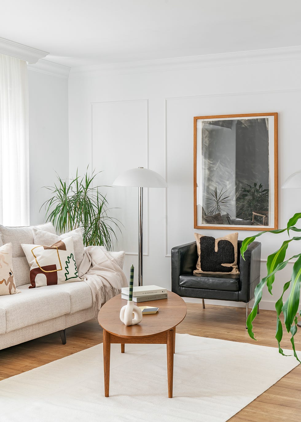 salón con muebles de diseño