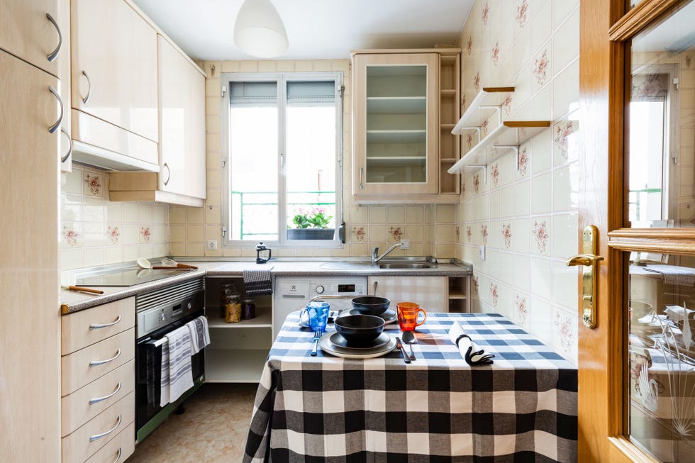 cocina antigua con office