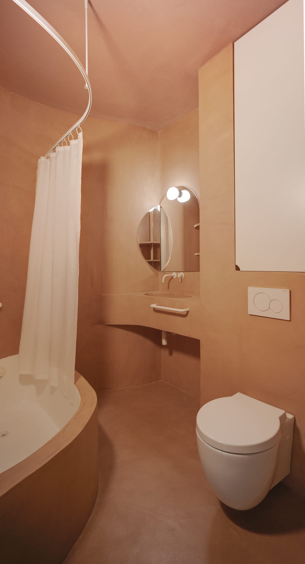 baño minimalista de color rosa empolvado