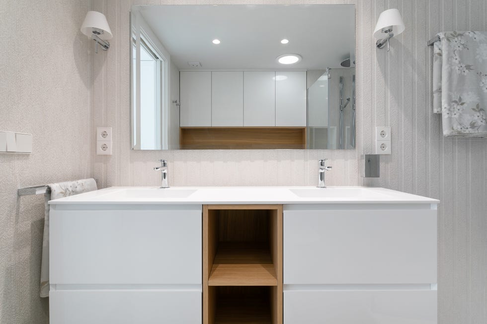 mueble de baño blanco