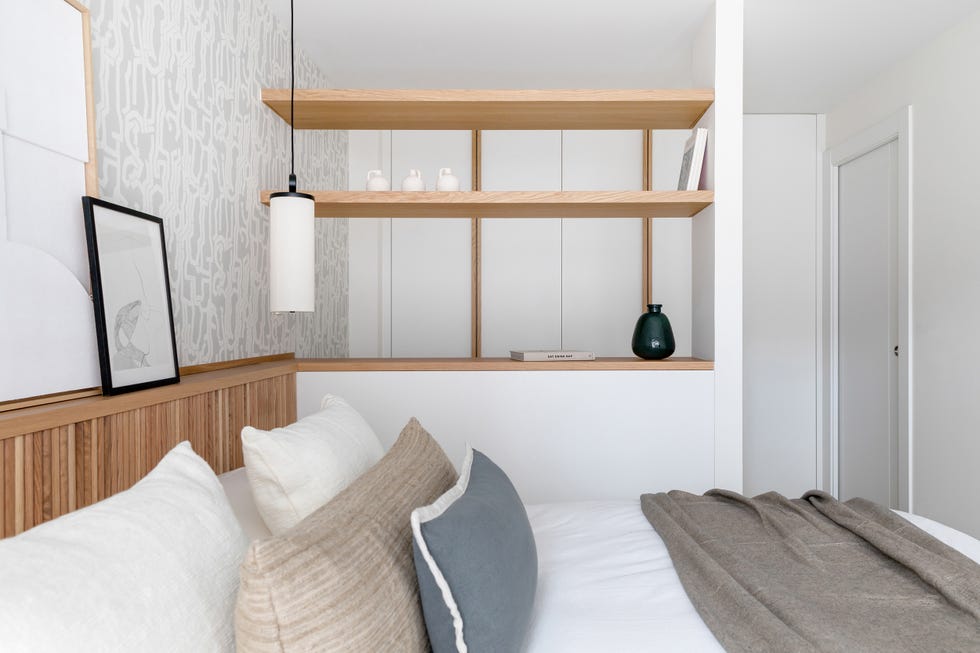 dormitorio con vestidor
