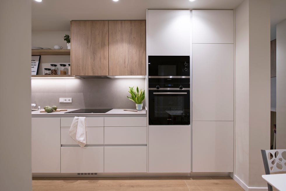 cocina blanca de diseño moderno