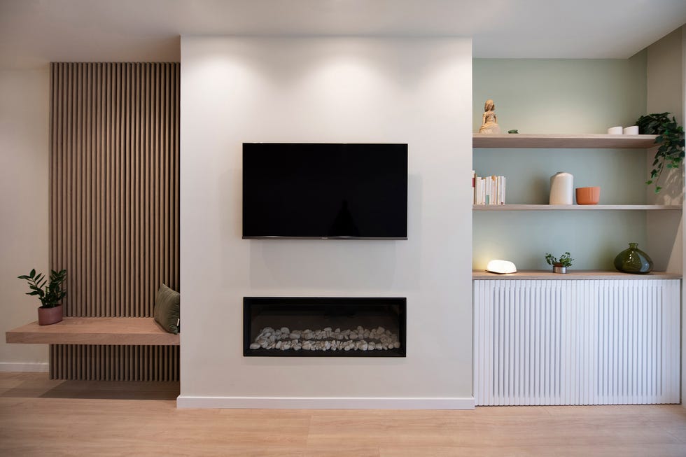 salón moderno con chimenea de bioetanol