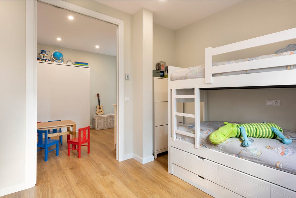 habitación infantil con literas