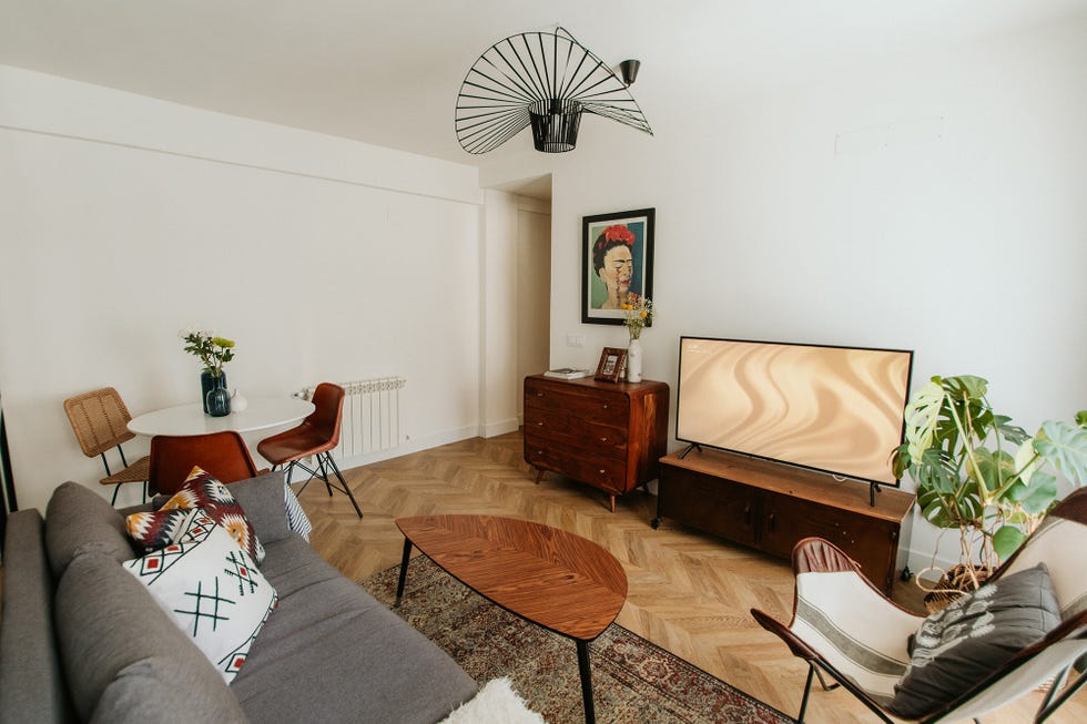 salón comedor decorado con muebles de estilo vintage