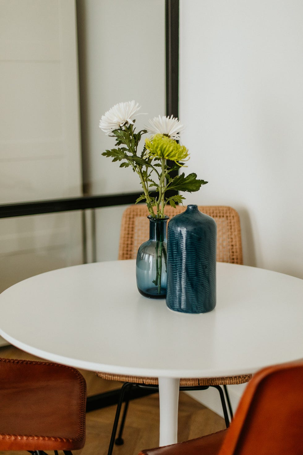 mesa de comedor blanca redonda