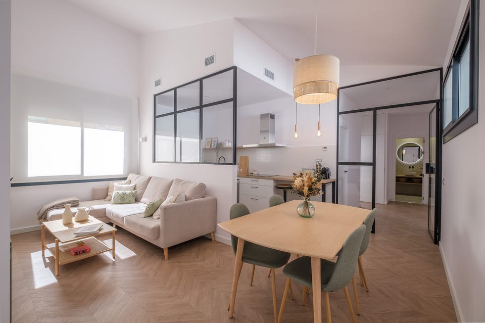 salón comedor con cocina integrada