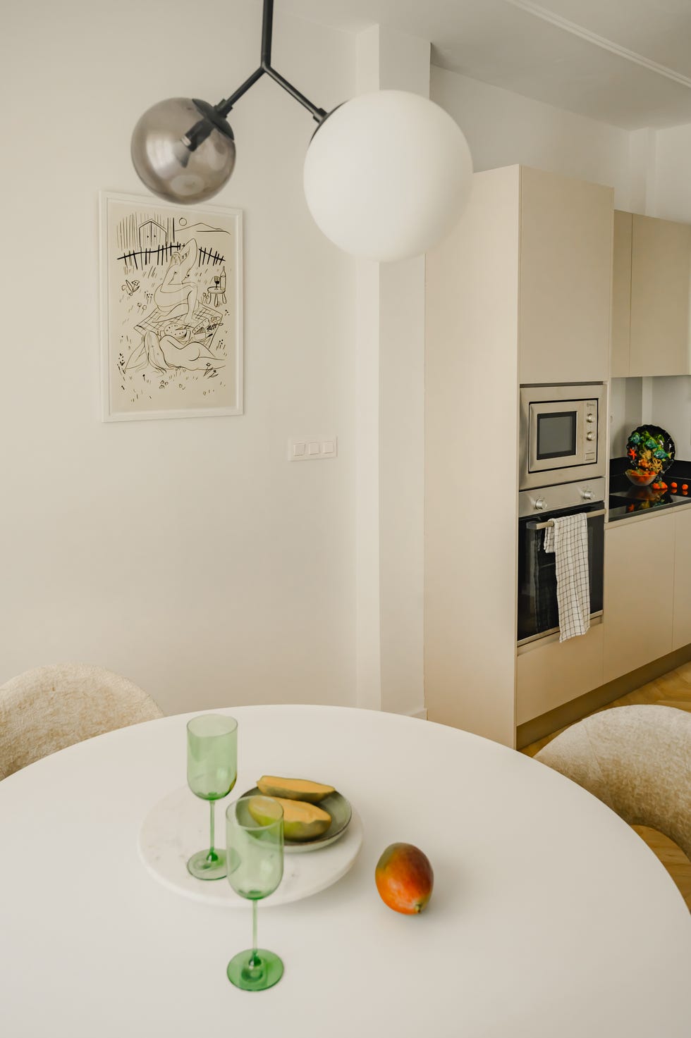mesa de comedor redonda blanca