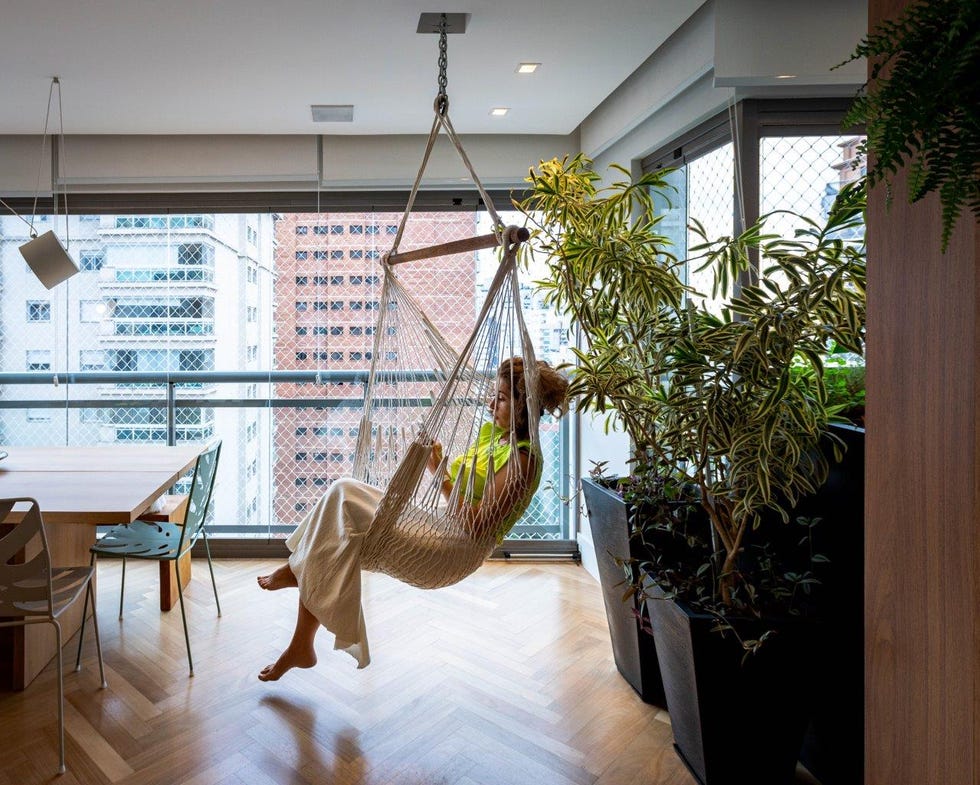 salón de diseño moderno con hamaca