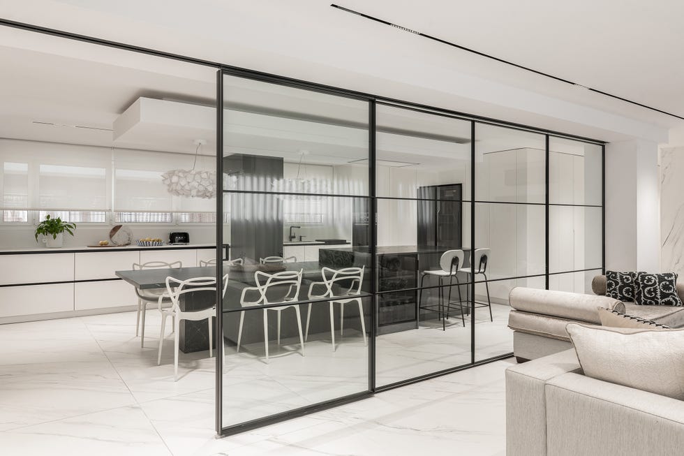 cocina con cerramiento de cristal