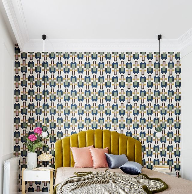 tienda online telas & papel  Un dormitorio empapelado con papel pintado  gris