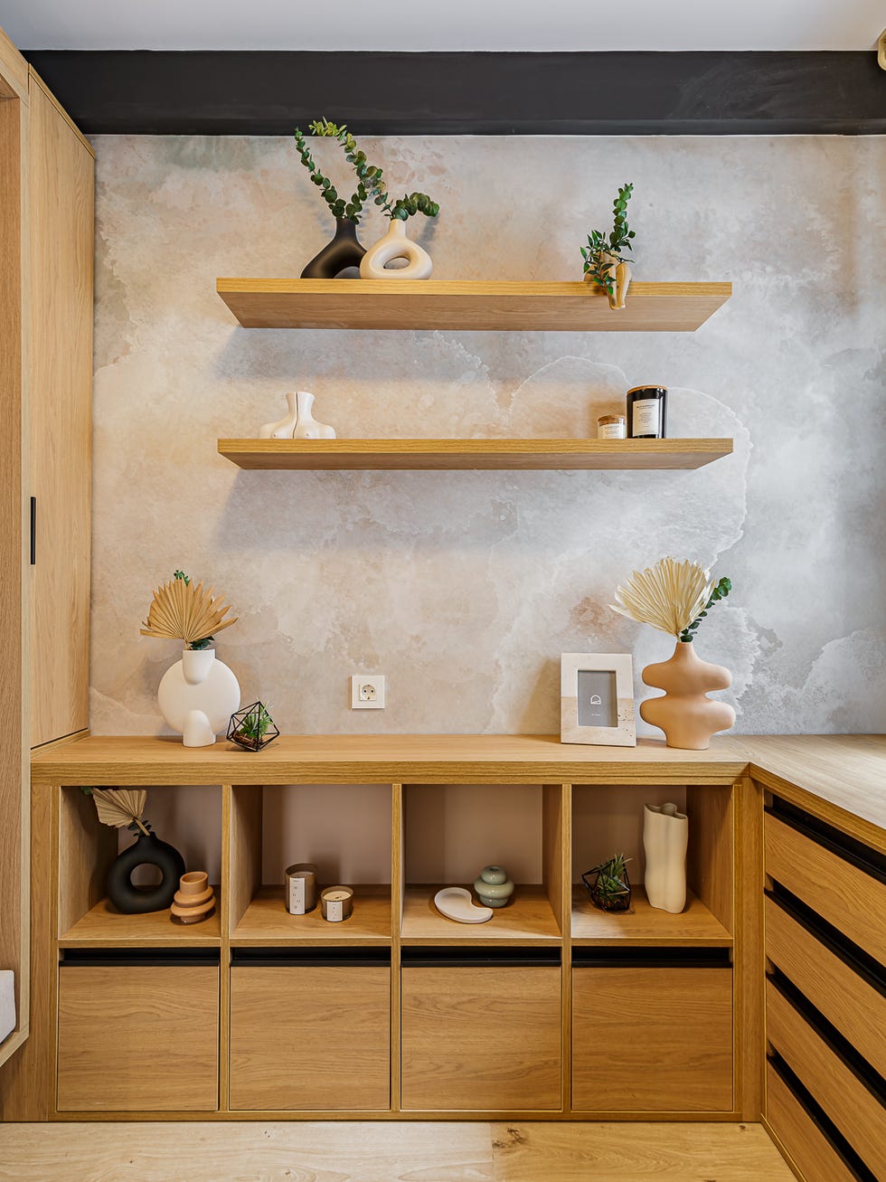 estantería baja de madera