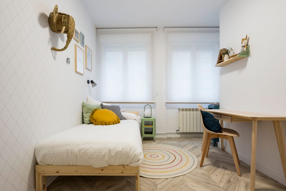 dormitorio infantil con escritorio