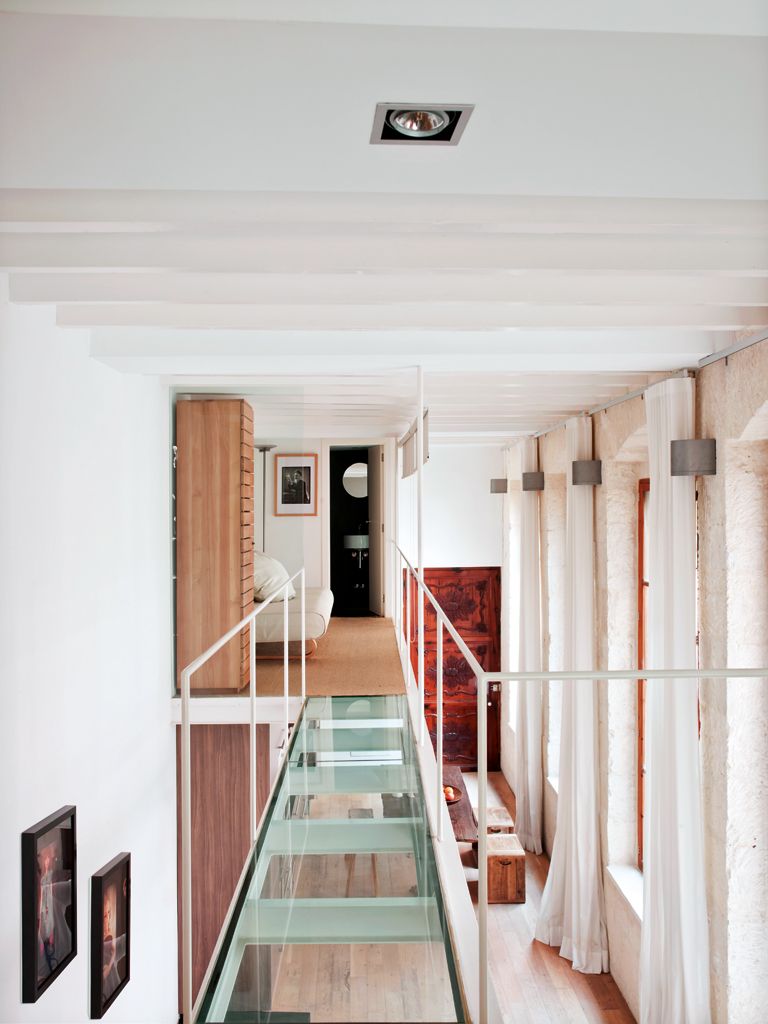 un loft que mezcla diseño moderno, antigüedades y muebles vintage