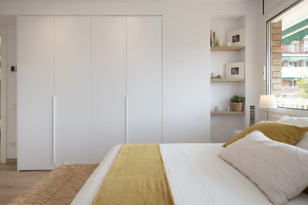 dormitorio de diseño nórdico en color blanco