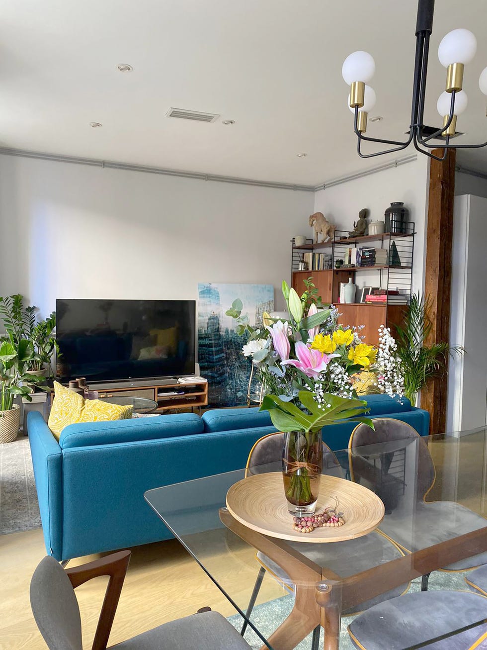 salón comedor de estilo vintage y masculino