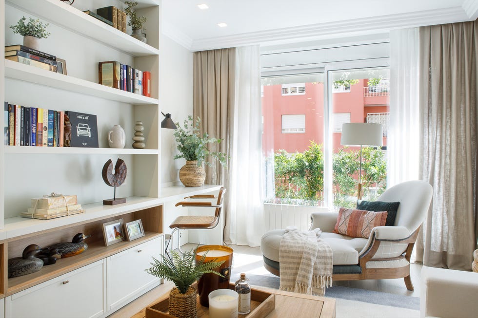 chaiselongue clásica tapizada en beige
