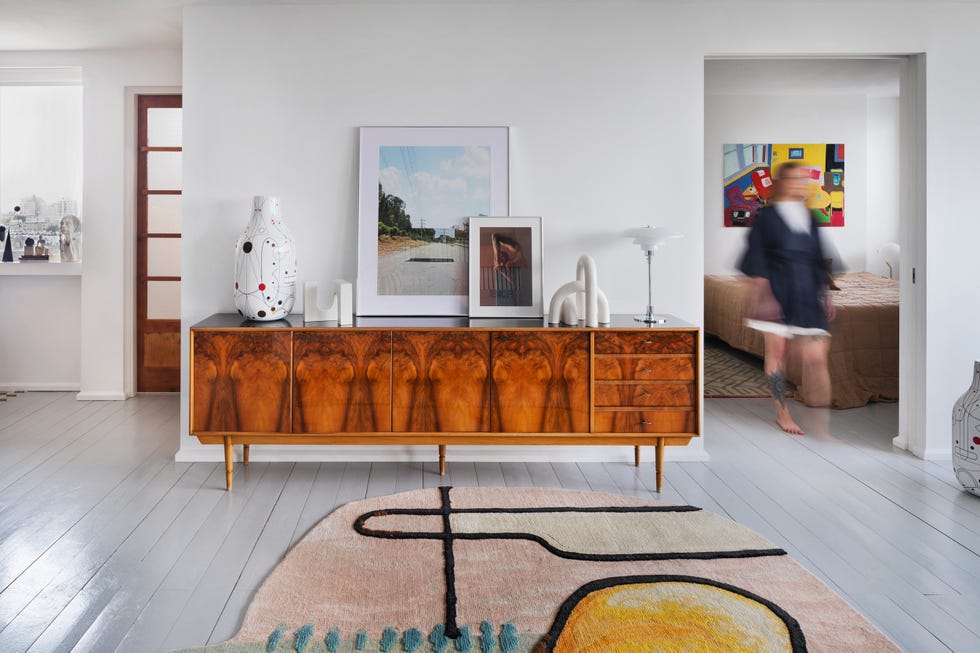 aparador de madera de diseño mid century